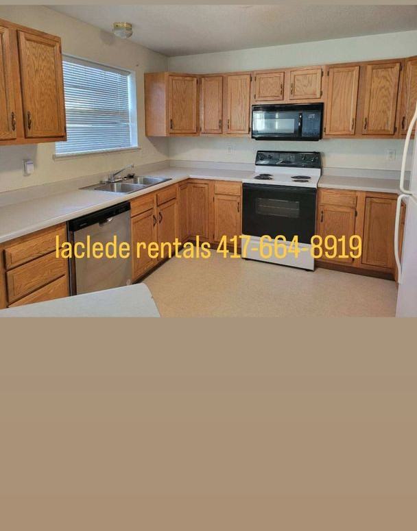 1115 Glenridge St - Photo 4 of 10