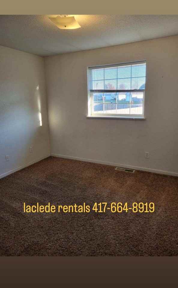 1115 Glenridge St - Photo 6 of 10