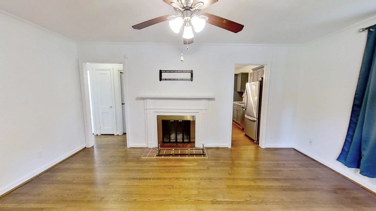 1906 Liberty Dr - Photo 2 of 20