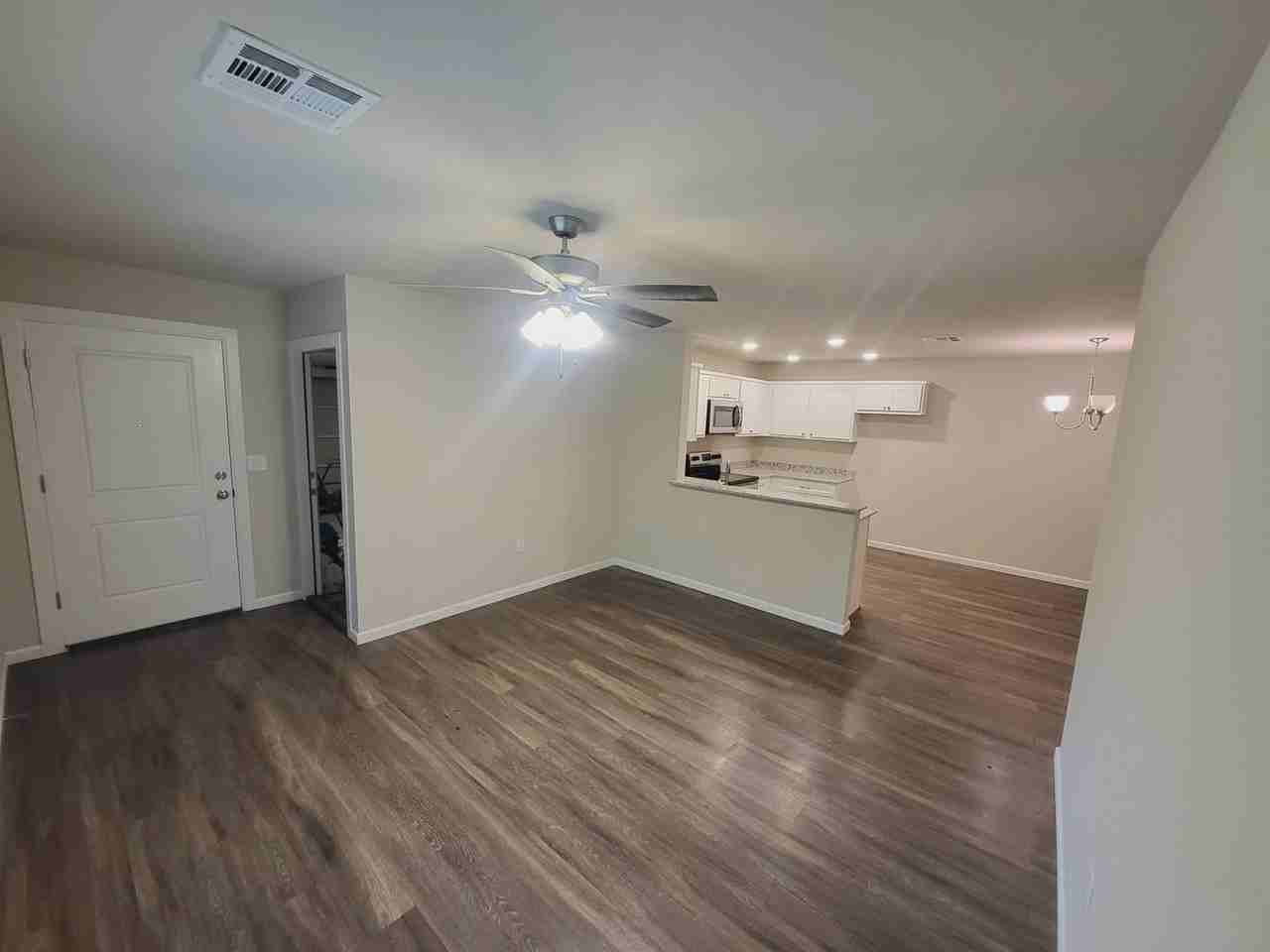 1515 Rosewood Dr - Photo 3 of 9