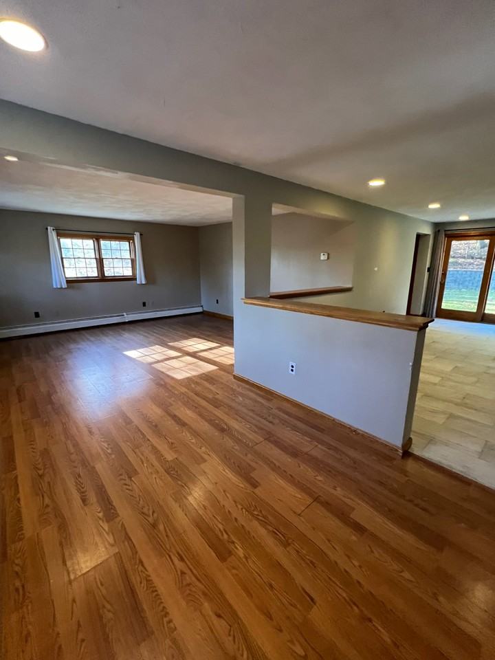 1049 Mammoth Rd #A - Photo 5 of 18