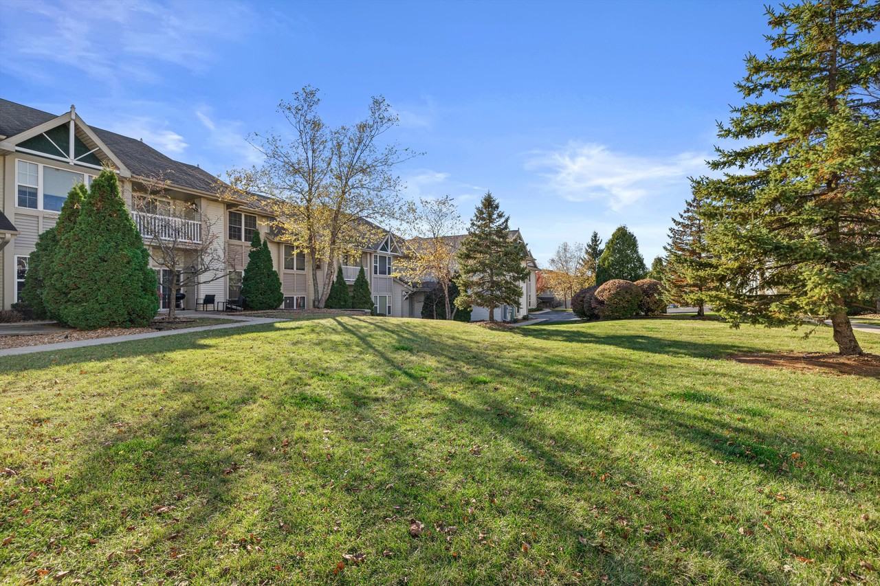 1515 92nd St #92 - Photo 3 of 34