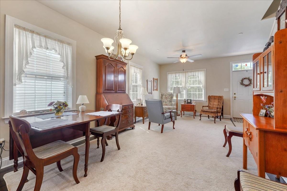 600 Crossing Ct #600 - Photo 3 of 18