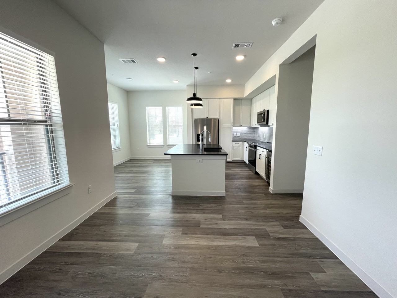 183 Oleander #01-7101 - Photo 5 of 10