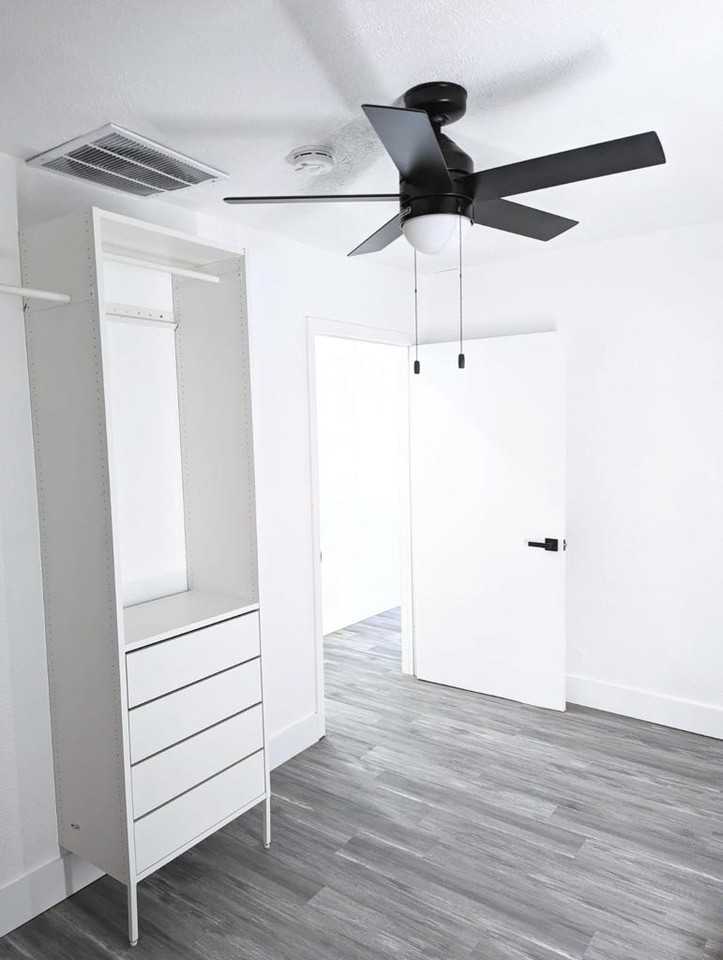 127 E Fleming Ave #A - Photo 3 of 12