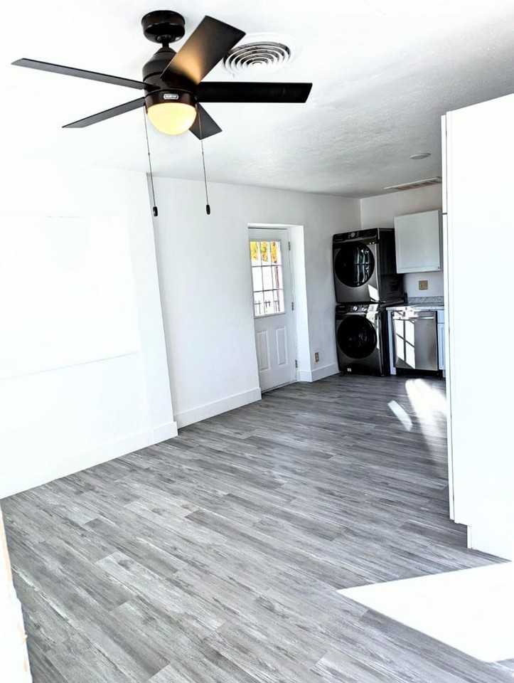 127 E Fleming Ave #A - Photo 7 of 12