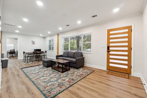 featured image of Venetian Dr Sw