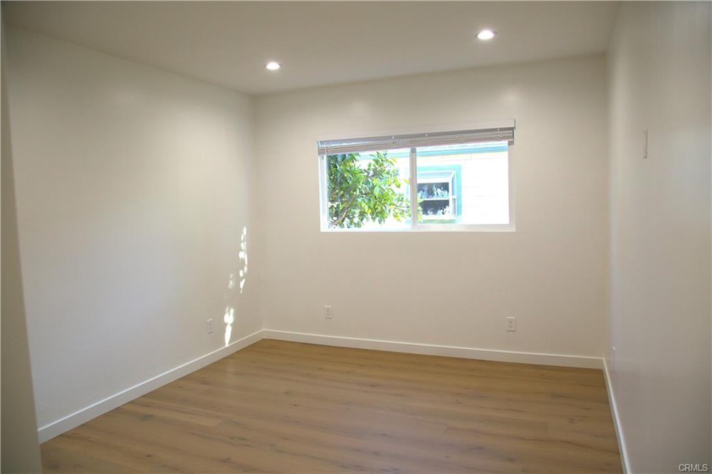 3637 Ashwood Ave - Photo 2 of 8