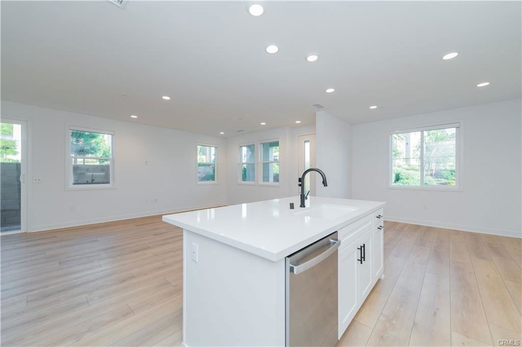 207 Tank - Photo 3 of 8