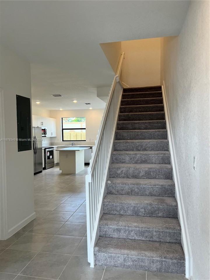 13236 Sw 286th St - Photo 2 of 8