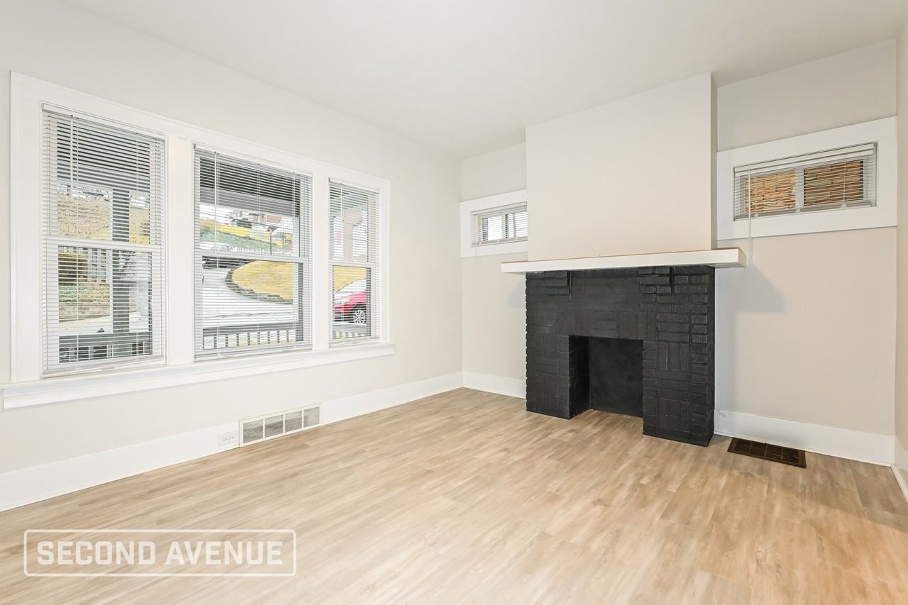 420 Groveland St - Photo 6 of 28