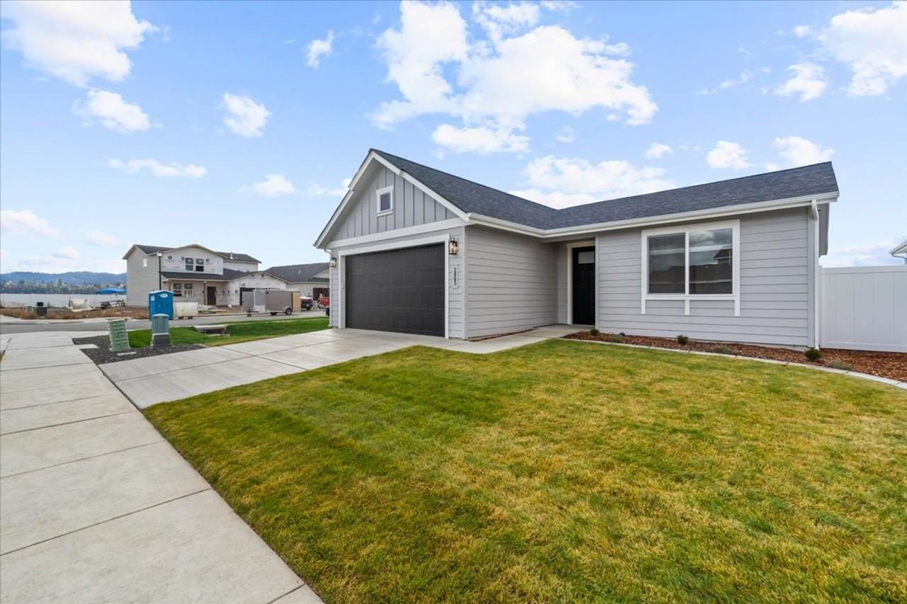 2865 N Corvus St - Photo 3 of 31