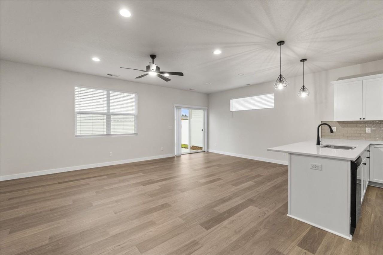 2865 N Corvus St - Photo 6 of 31