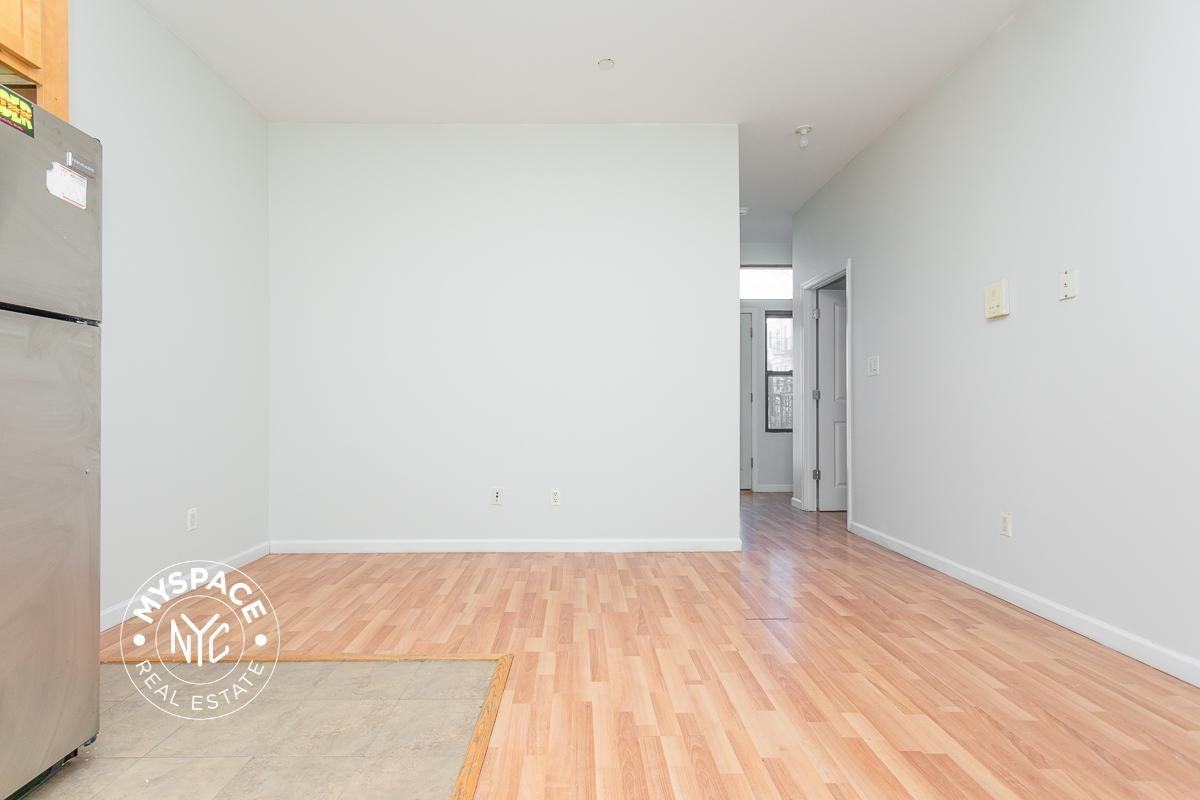 1471 Bushwick Ave #3R - Photo 4 of 9