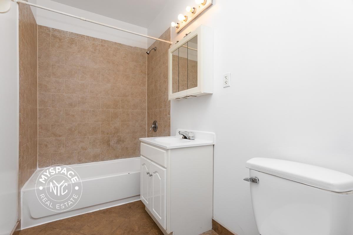 1471 Bushwick Ave #3R - Photo 5 of 9