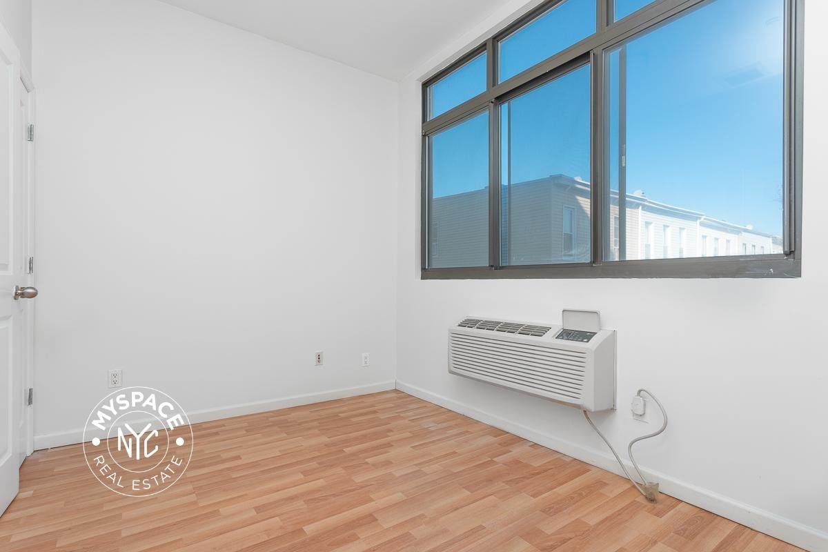 1471 Bushwick Ave #3R - Photo 6 of 9