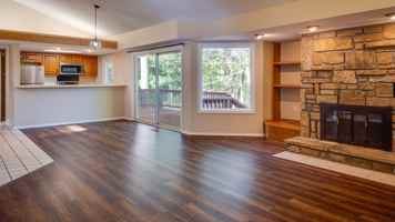 featured image of 1 Los Lagos Blvd