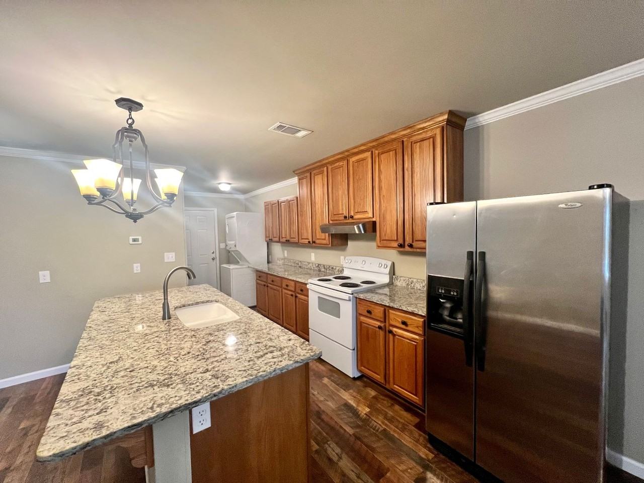 102 Dunn Cir - Photo 3 of 10