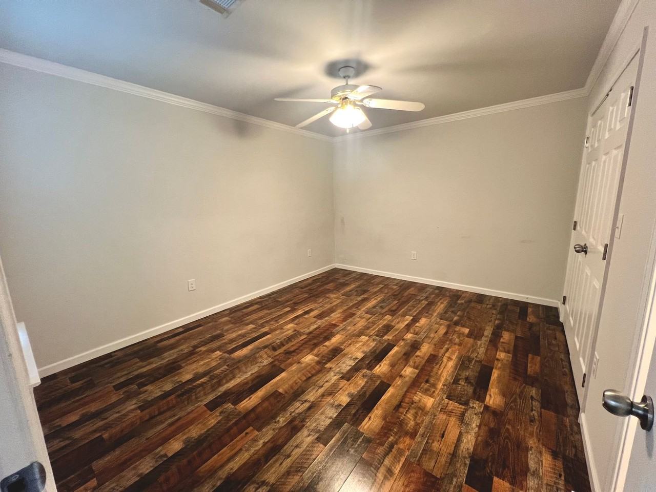 102 Dunn Cir - Photo 4 of 10