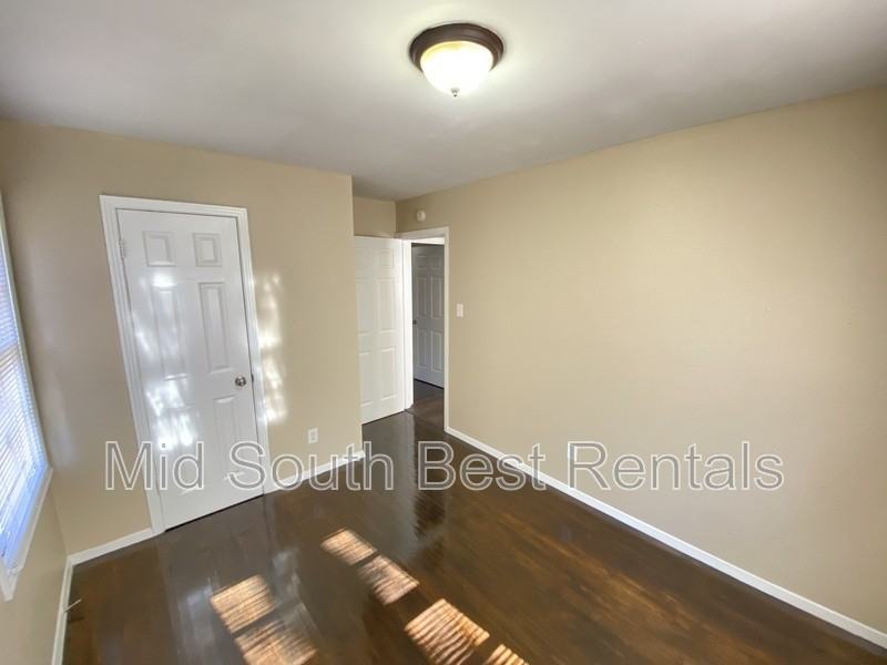 1946 Willow Wood Ave - Photo 7 of 11