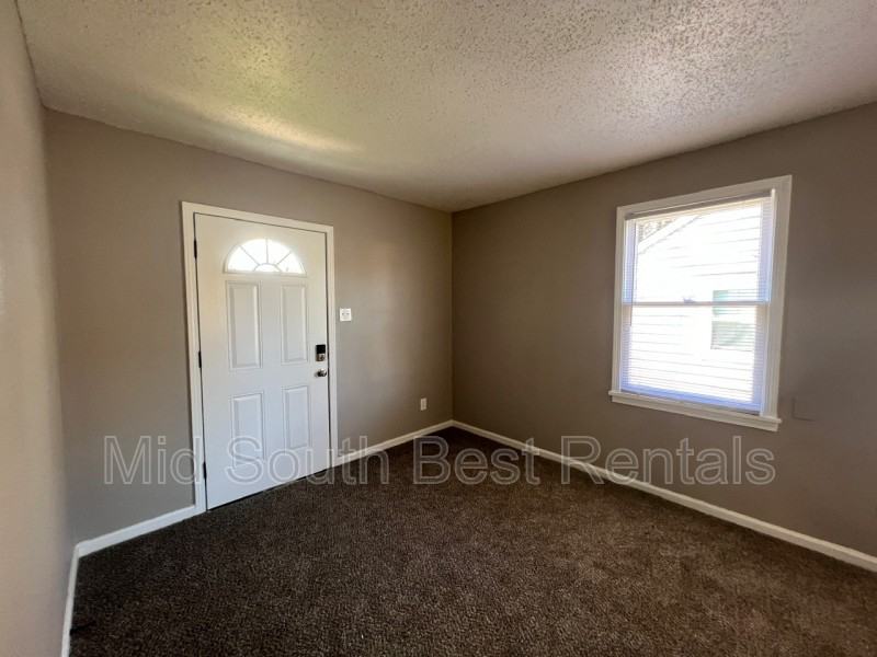 2674 Frisco Ave - Photo 2 of 8