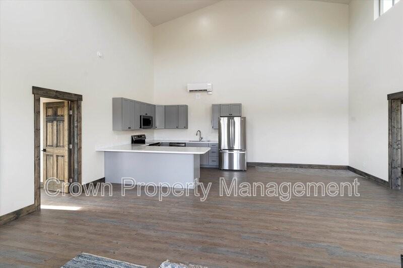 2401 Lower Valley Rd - Photo 2 of 31