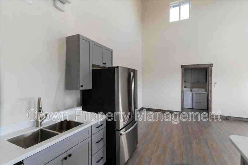 2401 Lower Valley Rd - Photo 6 of 31