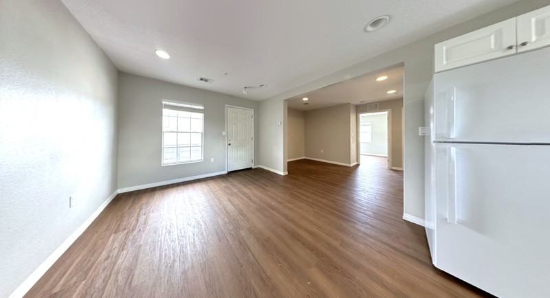 425 F St - Photo 5 of 31