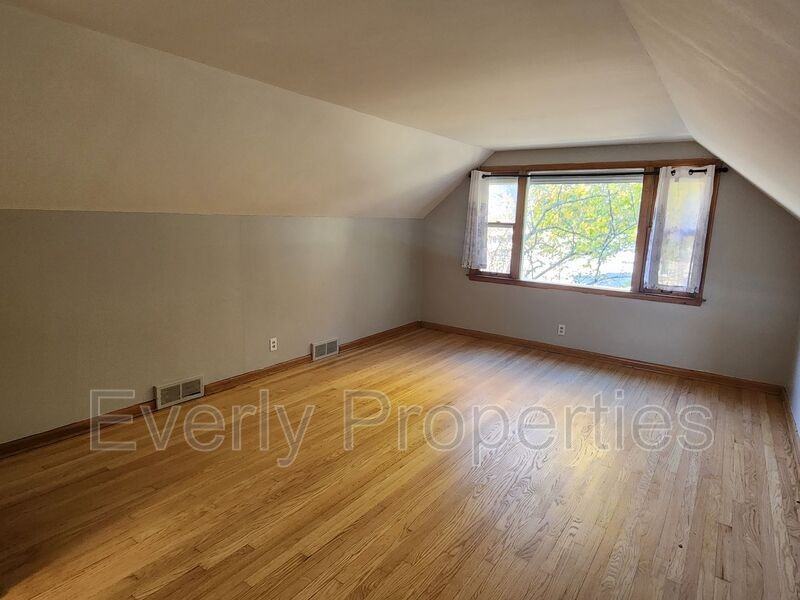 3959 N 75th St - Photo 3 of 13