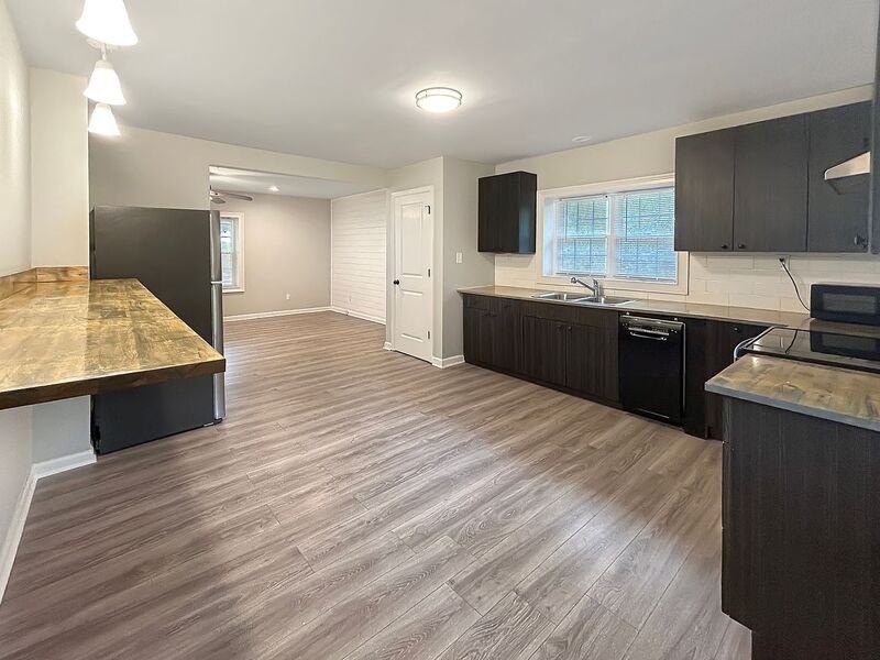 7640 15th Street Rd - Photo 3 of 16