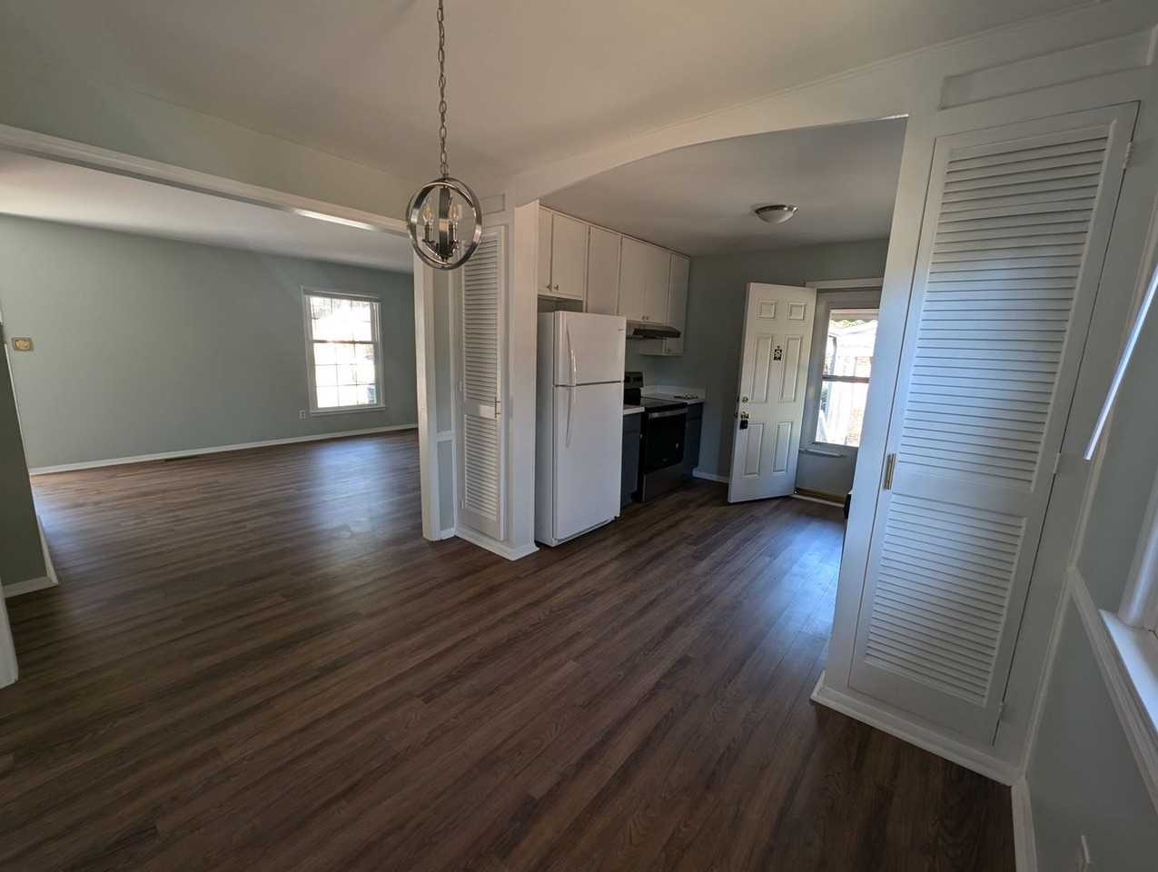 1208 Somerset Rd - Photo 3 of 14