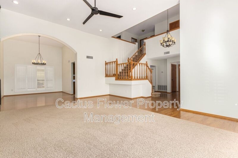 13204 S 38th Pl - Photo 4 of 41