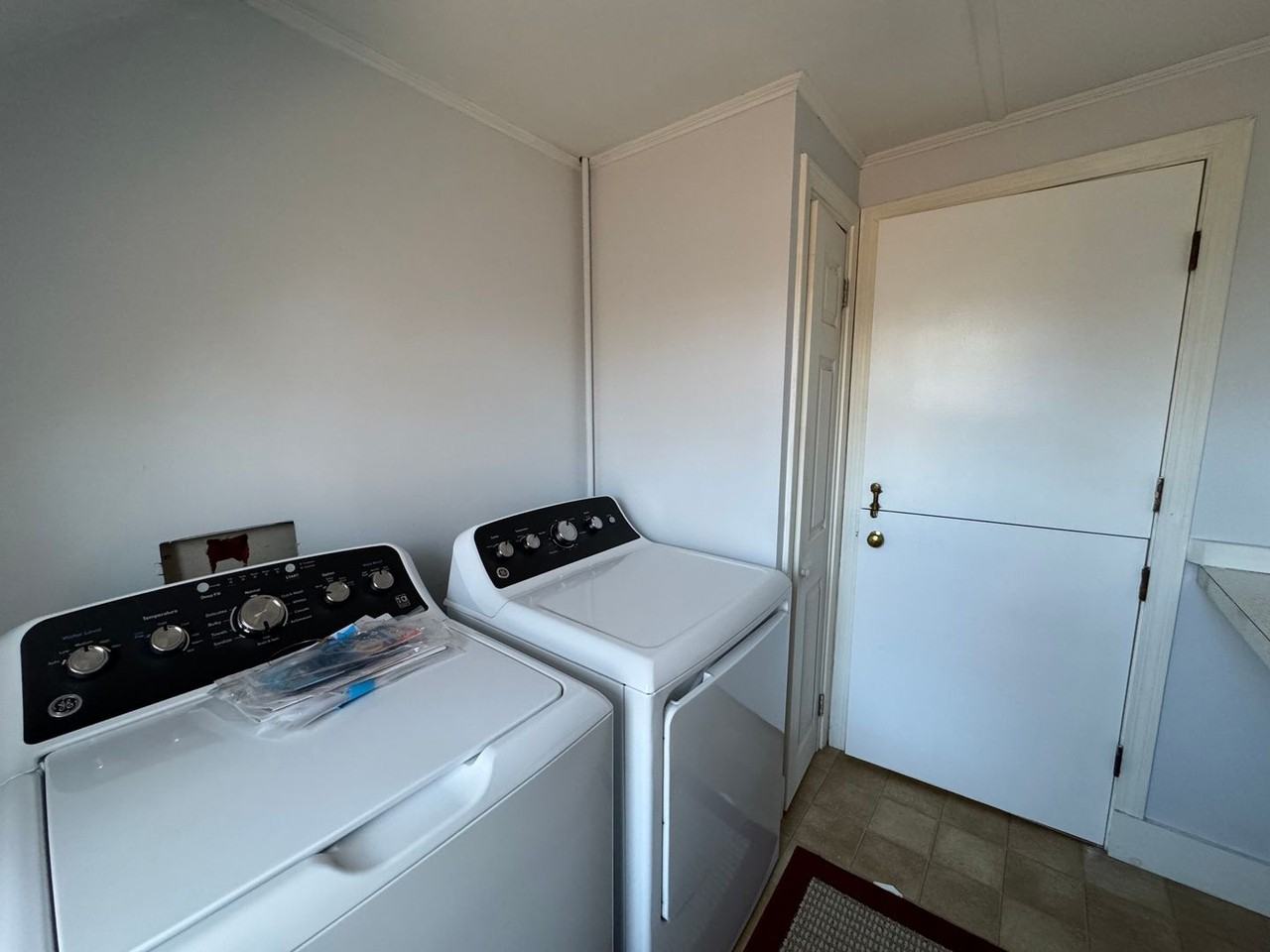 40 Gile St 2nd Fl - Photo 6 of 19