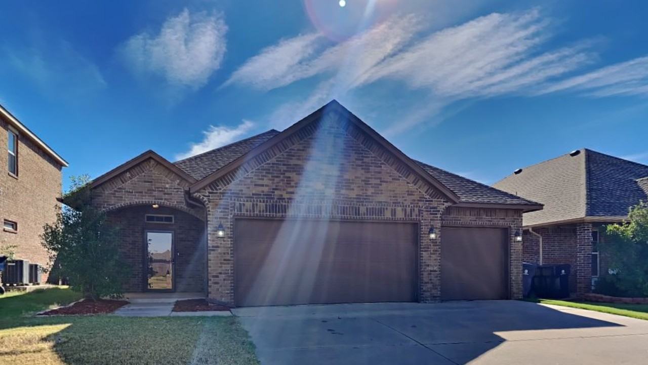2420 Nw 195th St - Photo 3 of 24