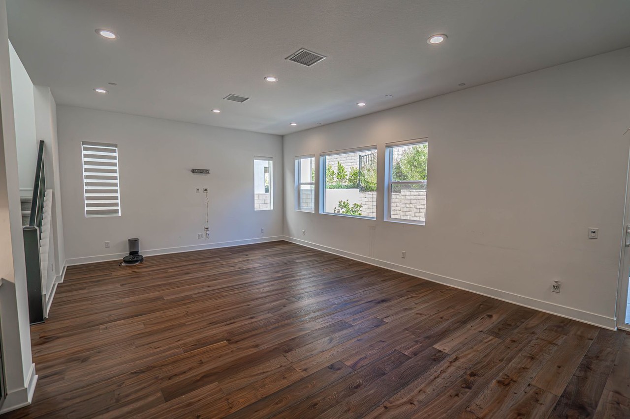 28524 Moyer Ln - Photo 2 of 23