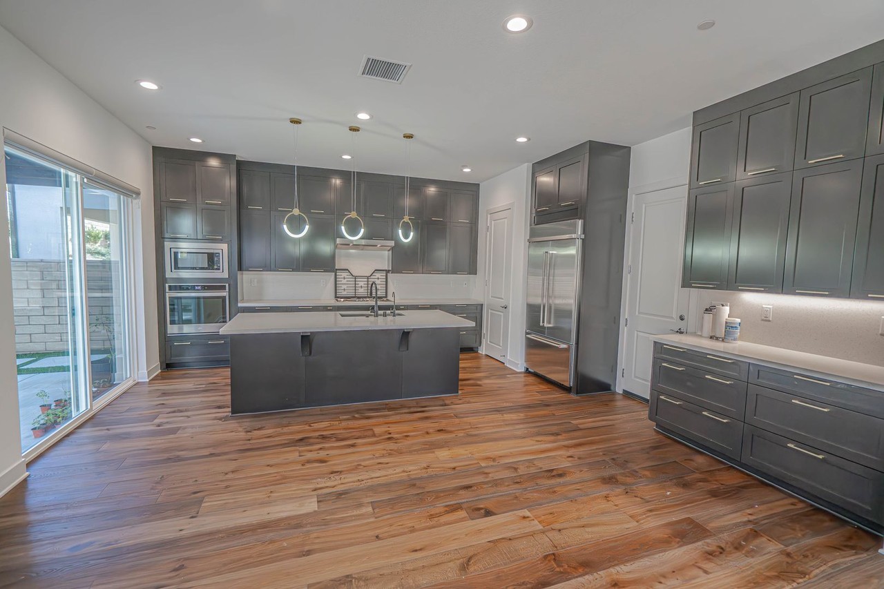 28524 Moyer Ln - Photo 3 of 23