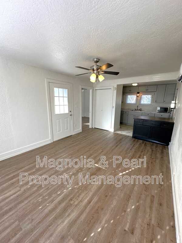 1521 Blaine St #3 - Photo 5 of 16