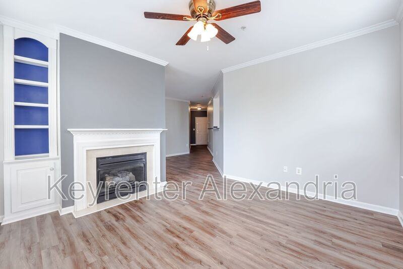 4951 Brenman Park Dr #2 - Photo 5 of 31