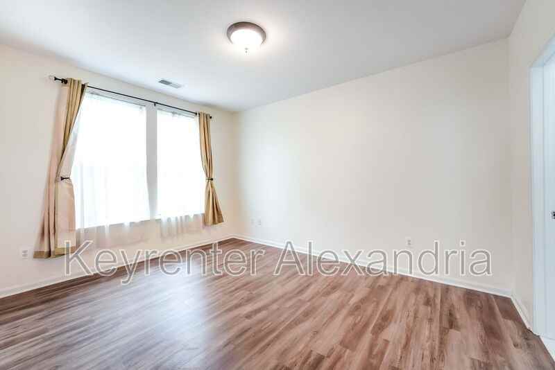 4951 Brenman Park Dr #2 - Photo 6 of 31