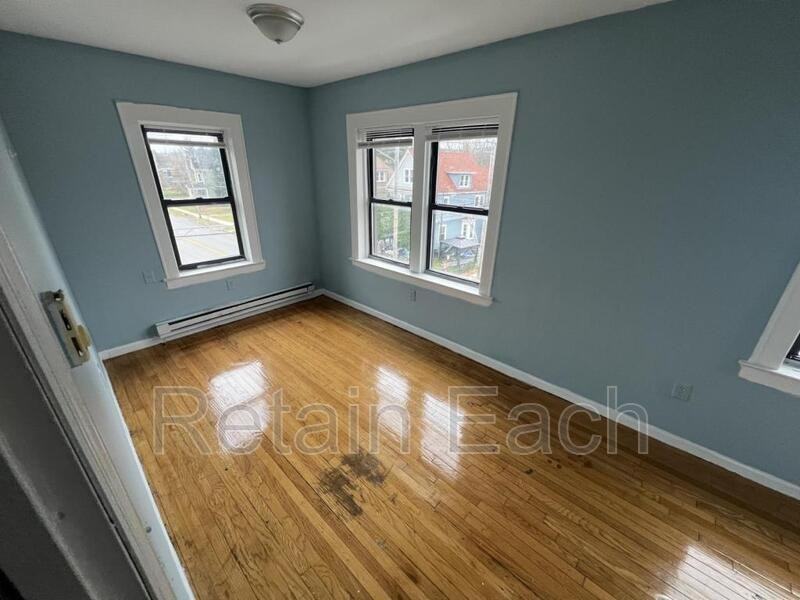 2859 S Salina St - Photo 2 of 5