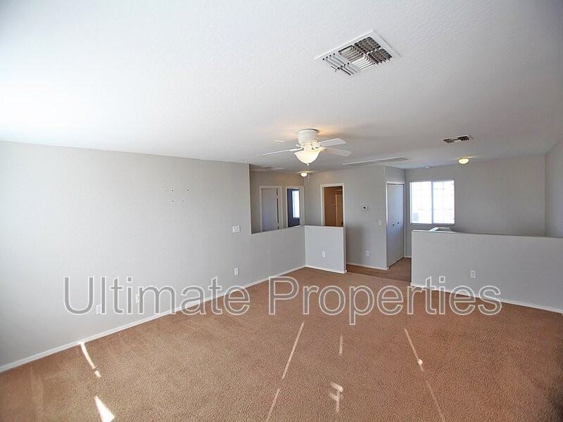 22541 W Lasso Ln - Photo 6 of 12