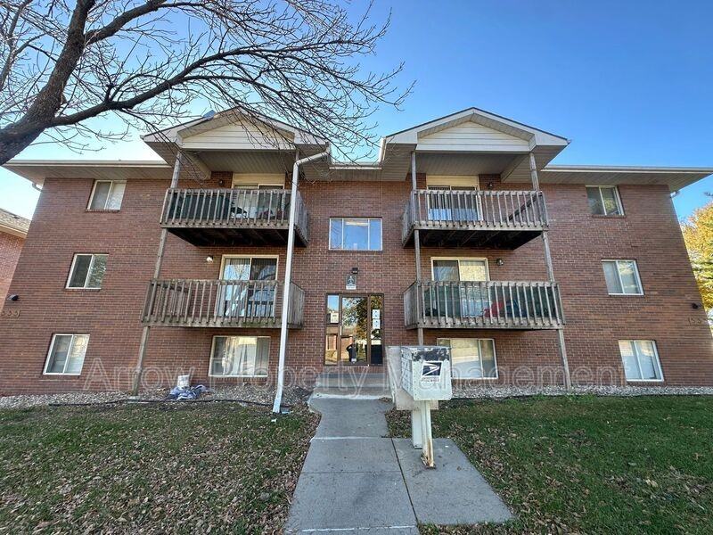 535 W Saunders Ave #6 - Photo 2 of 9