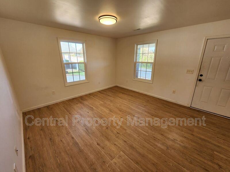 158 S Forest St - Photo 2 of 15