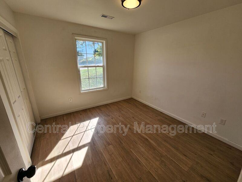 158 S Forest St - Photo 6 of 15