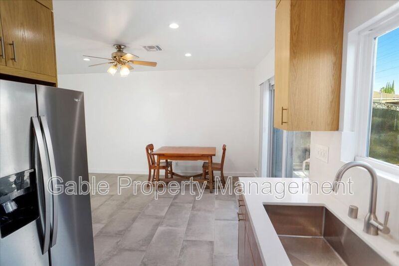 9428 1/2 Crebs Ave - Photo 7 of 13