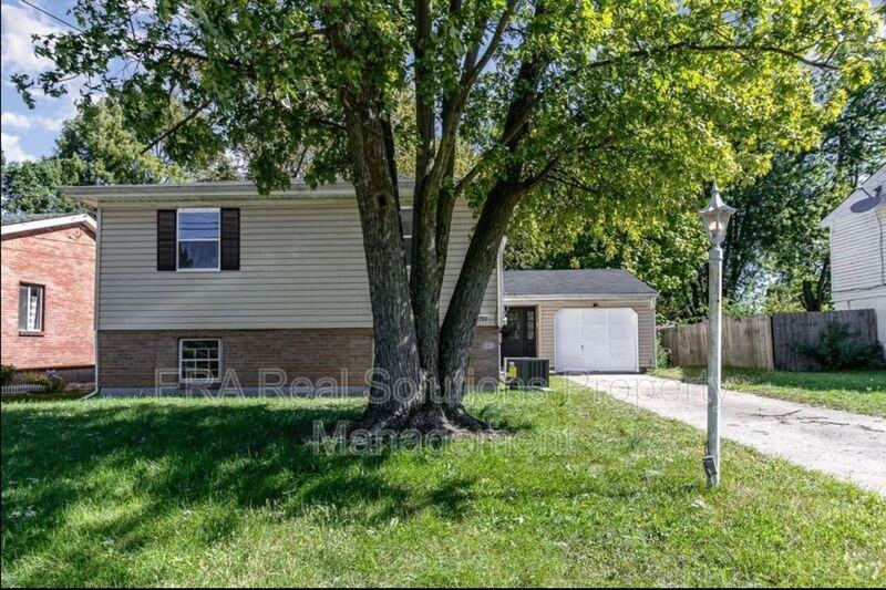 11264 Pippin Rd - Photo 2 of 26