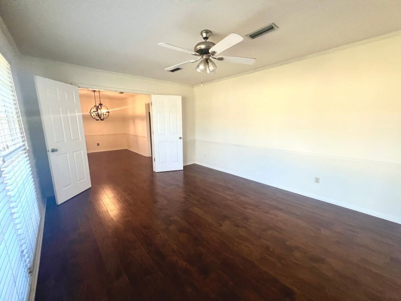 107 Hampton Ave - Photo 3 of 14