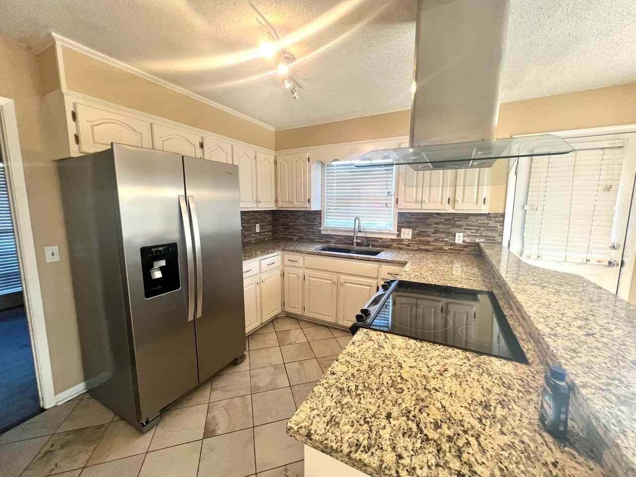 107 Hampton Ave - Photo 6 of 14