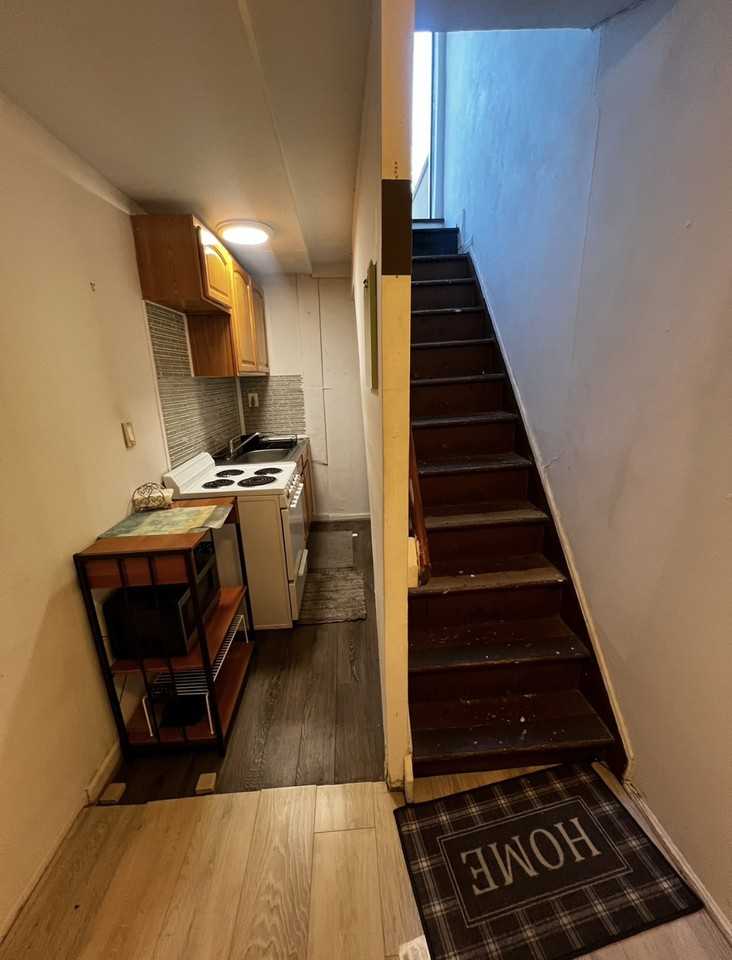 1878 Pelham Pkwy S - Photo 3 of 5