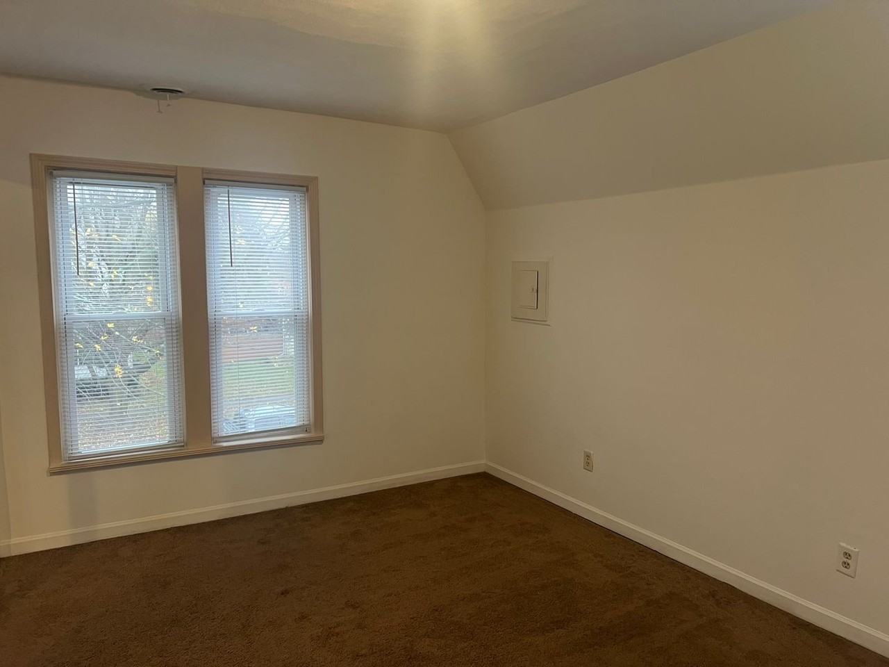 336 S 11th St - Photo 2 of 11